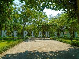 ✓ free for commercial use ✓ high quality images. Taman Kebon Ratu Taman Indah Dengan Spot Foto Berbahan Barang Bekas