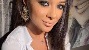 Imagini din intimitatea dormitorului, de ziua soțului ei. Ce detalii au  observat fanii la postarea Vlăduței Lupău