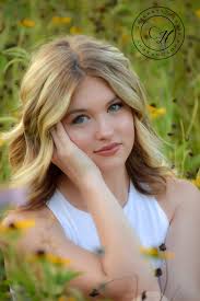 She blooms wild and burns bright. I just can't get over how beautiful this  sweet girl is! Inside and out! She makes my job so easy every time I shoot  her!