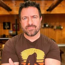 Chris Hunsaker's Instagram, Twitter & Facebook