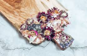 Today's video is to use dried flowers to make a resin decoration. Pin On Charcuterie Board Designs