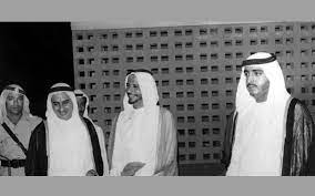 * بعد طول غياب عاد إلى دوري الكبار الكبير فارس الشمال الطائي وصعد مع شقيقيه الحزم والفيحاء عاد الذي قدم للكرة السعودية سيد حراس آسيا الذي لم يتكرر محمد الدعيع فألف مبارك لكل عشاقه وبالتوفيق! Ù†ØµØ± Ø§Ù„Ø·Ø§Ø¦ÙŠ Ø¬Ø¯ÙŠ Ù‚Ø§Ø¯Ù†ÙŠ Ø¥Ù„Ù‰ Ø¹Ø§Ù„Ù… Ø§Ù„Ø«Ù‚Ø§ÙØ© Ø­ÙŠØ§ØªÙ†Ø§ Ø«Ù‚Ø§ÙØ© Ø§Ù„Ø¥Ù…Ø§Ø±Ø§Øª Ø§Ù„ÙŠÙˆÙ…