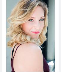 Lisa Maxon's Instagram, Twitter & Facebook