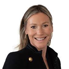 Aimee Barrett's Instagram, Twitter & Facebook