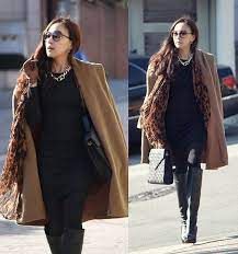 Shawl Collar Long Coat Black One Piece Lepard Scarf Black Tote Bag Black Long Boots Outfits Nightclub Cool Outfits Korean Fashion