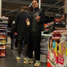 Apache 207 und bausa steigen auf den „roller und sorgen. Apache 207 Instagram Bilder Seite 6 Deutschrap Instagram Bilder Rap Deutsch Rap