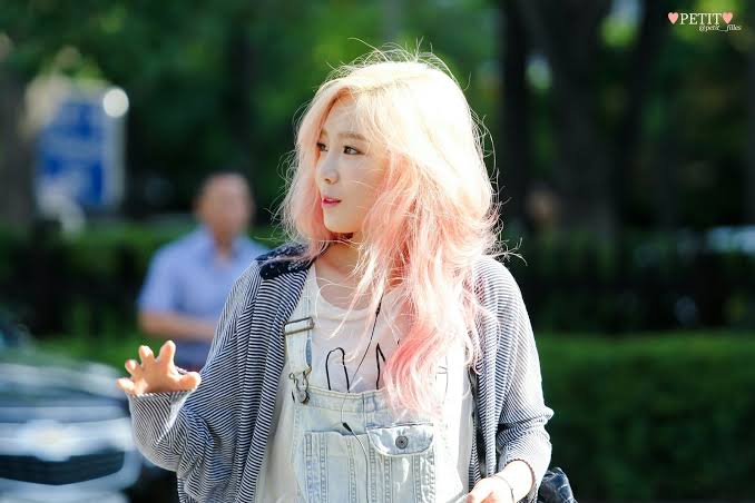 Image result for taeyeon pink hair