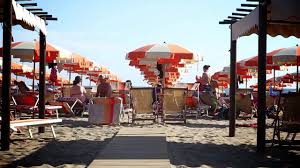 Marina di massa pacchetti vacanza: Bagno Ristorante Gelosia Youtube