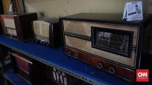 Nasional fm mula disiarkan sepenuhnya di radio, menggantikan muzik fm. Dokter Penyelamat Nyawa Radio Antik
