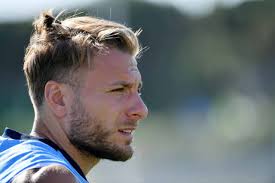 He isn't quite the spring chicken that kylian mbappé or harry kane are, but the veteran italian striker can teach anyone a thing or two about putting the ball in the goal. Lazio Da Immobile A Milinkovic Savic Tare Si Espone E Blinda Inzaghi