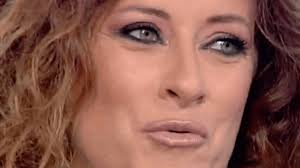 Valentina persia, la popolarissima 'barzellettiera' d'italia, è stata ospite della puntata di vieni da me. Valentina Persia Racconta Il Suo Momento Piu Duro Sono Finita In Un Buco Profondo