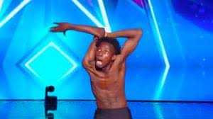 Qui est le gagnant de la france a un incroyable talent 2016 présenté par david ginola sur m6 le mardi 13 décembre ? La France A Un Incroyable Talent Le Contorsionniste Strauss Serpent A Deja Gagne Le Concours Une