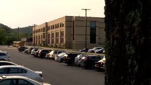 Building & renovation in brentwood, tennessee. Brentwood High School Transitioning To Remote Learning Due To Increasing Cases Of Covid 19 Wkrn News 2