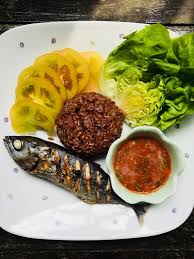 Tidak hanya lezat resep menu imlek ini juga mudah dibuat. Cik Wan Kitchen Ikan Bakar Dan Air Asam Sihat