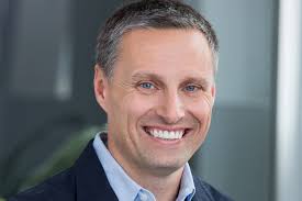 How the Pandemic Jumpstarted DSW's Evolution to a New Warehouse Model and  Merchandising Approach