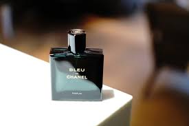 Chanel bleu de chanel : 2018 Bleu De Chanel Parfum Fragrance Review Men S Style Blog