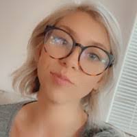 Alexandra Robb's Instagram, Twitter & Facebook