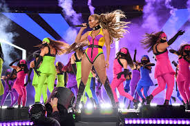 Jennifer lopez and keke palmer (gfycat.com). Gdxzsejln4ce0m
