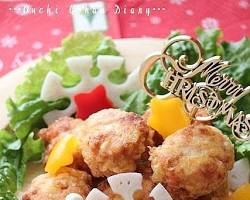 サンタ帽子のチキンナゲットの画像
