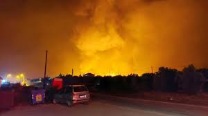 Άρση τηλεφωνικού απορρήτου εξετάζουν οι αρχές για τους ύποπτους εμπρηστές. Ep33veycejlydm