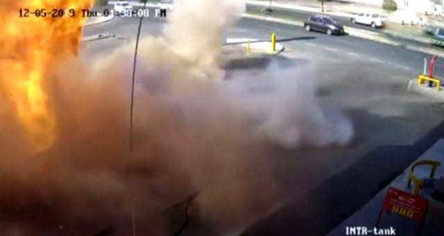 Medine'de benzin istasyonunda patlama ile ilgili görsel sonucu"