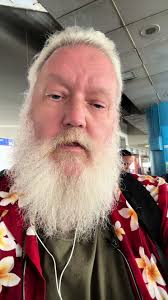 How is this major corporation still using this ancient clip art??? @Hertz  #greenscreen