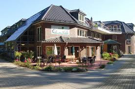 Haus am walde is located on the edge of the burgerpark, near the bremen university grounds. Glucklich Und Zufrieden Im Alter Seniorenzentrum Haus Am Wald