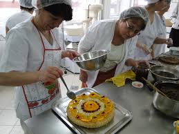 Pretul cursului este de 1175 lei pentru plata in 3 rate, insa, daca optezi pentru plata integrala, beneficiezi de 35% discount si astfel roxana i. Curs Cofetar Cursuri Scoala Bella Italia Cursuri Ospatari Bucatari Brutari Barmani Receptioneri Cameriste Cofetari Somelieri Braila Galati