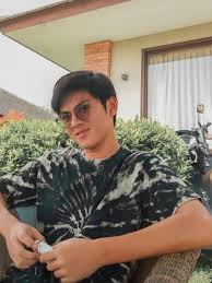 Download now cowok sma keren dari belakang all about cow photos. Cowok Mahal Artis Kecil Foto Kekasih Gambar Pasangan Lucu