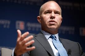 A former mayor and council member are trying to oust a progressive  lawmaker. Will it work?