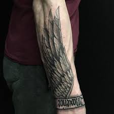 11.mots tatoués à l'intérieur des poignets avec bracelet deux bandes. Toutes Mes Creations En Tatouage Fond Noir Tattoo