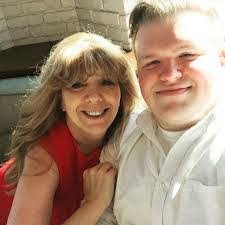 Francine Kinney's Instagram, Twitter & Facebook