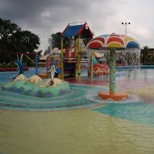 It is operated by keretapi tanah melayu (malayan railway or ktmb). Photos At Wet World Batu Pahat Pool