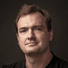 WINNING IN THE PLATFORM ECONOMY: For commerce professionals: Graf,  Alexander, Gallagher, Lina: 9798324325619: Amazon.com: Books