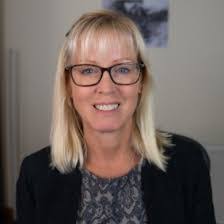 Caroline Schuster's Instagram, Twitter & Facebook