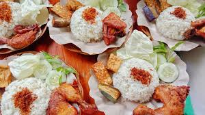 Nah sekarang kita bisa mempersiapkan makan siang untuk keluarga kita, salah satunya menu yang bisa kita bikin adalah ayam kremes sambal ijo tentu nggak sabar dong ya mau ikut berbagi resep ayam kremes sambal ijo. Simple Food Spesial Ayam Goreng Laos Dan Nasi Goreng Cabe Ijo Home Facebook