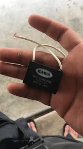 Kipas siling terawal muncul pada awal tahun 1860an dan 1870an di amerika syarikat pada masa itu kipas siling tidak memang stres bila dah buat kelajuan maksimum pun gerakannya tetap perlahan. Minmijer On Twitter Ini Ialah Kapasitor Jika Kipas Siling Rumah Anda Berpusing Lebih Perlahan Dari Sebelumnya Walaupun Sudah Berada Pada Mode Paling Pantas Jangan Beli Kipas Baru Dulu Tukar Benda Ini Dan