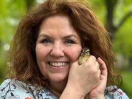 Entenhausen liegt in Berlin-Frohnau: Schatz, auf dem Balkon hat sich eine  Ente eingemietet