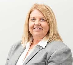 Deanne Pierce's Instagram, Twitter & Facebook