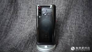 Xiaomi Mi 9 Explorer im ersten Versuch ...