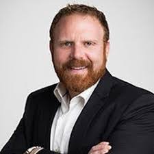 Derek Brewer's Instagram, Twitter & Facebook