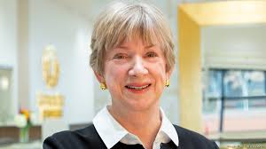 Jenni Lynch of Pinnacle Financial Partners among TBJ's Outstanding Women in  Business 2025