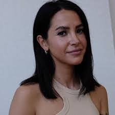 Juliana Ghani's Instagram, Twitter & Facebook