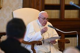 Da piazza san pietro, recita della preghiera dell'angelus guidata da papa francesco Papa Avere L Umilta Degli Anziani Che Ripetono Preghiere Apprese Da Piccoli