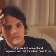 Gerard Way Saying Hes Not Emo