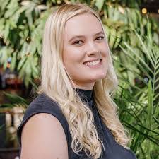 Lisa Forward's Instagram, Twitter & Facebook