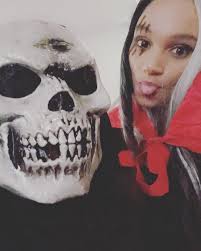 Larissa Collazo (@tiiny_badgurl_collazo) • Instagram photos and videos