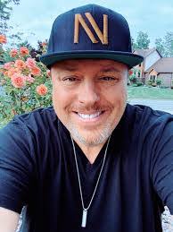 Lori Feazell's Instagram, Twitter & Facebook