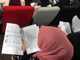 Look through examples of pusat perhatian translation in sentences, listen to pronunciation and learn grammar. Ketua Pusat Pengajian In English Pdf Pragmatic Functions Of Insya Allah In Indonesian Speeches Ketua Ppi Unas Kenalkan Pendekatan Islam Menjaga Lingkungan