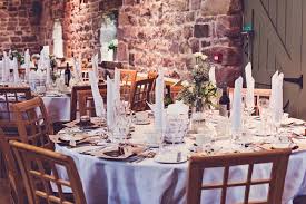 Tischdeko zur hochzeit für runde tische. 10 Tipps Fur Die Sitzordnung Auf Der Hochzeit Hochzeitsblog The Little Wedding Corner
